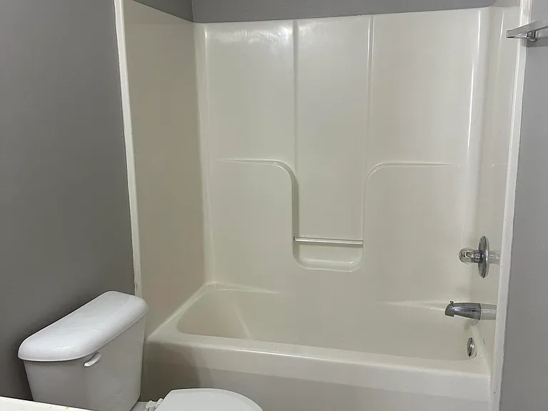 2548 Danielle Ln — Photo 10