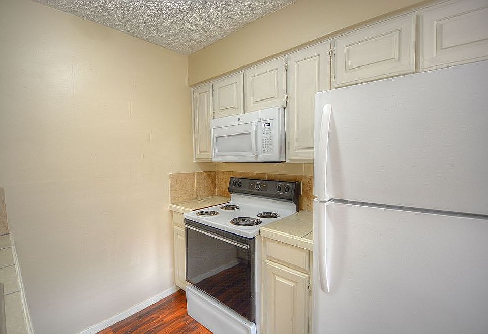 1st image of 1217 Parkway Ct