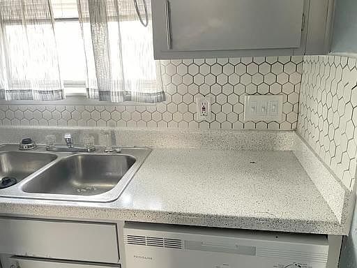4th image of 4027 Briarglen Dr #3