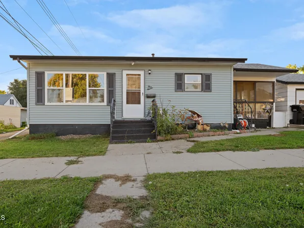 311 9th Ave W, Williston, ND 58801
