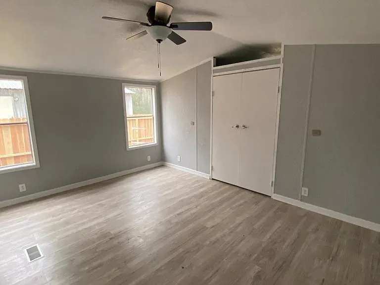 23516 Patricia Ln — Photo 10
