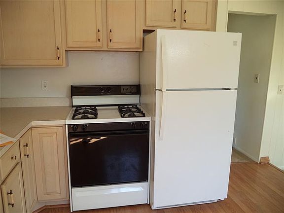 3rd image of 32723 Lone Pine Dr