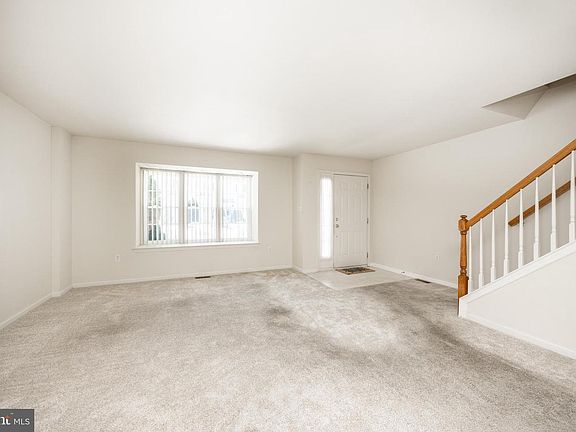 5th image of 222 Spring Valley Way