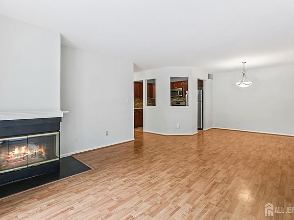 5th image of 1108 Stoneridge Cir