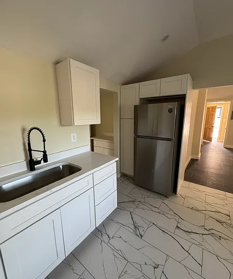 918 King St — Photo 17