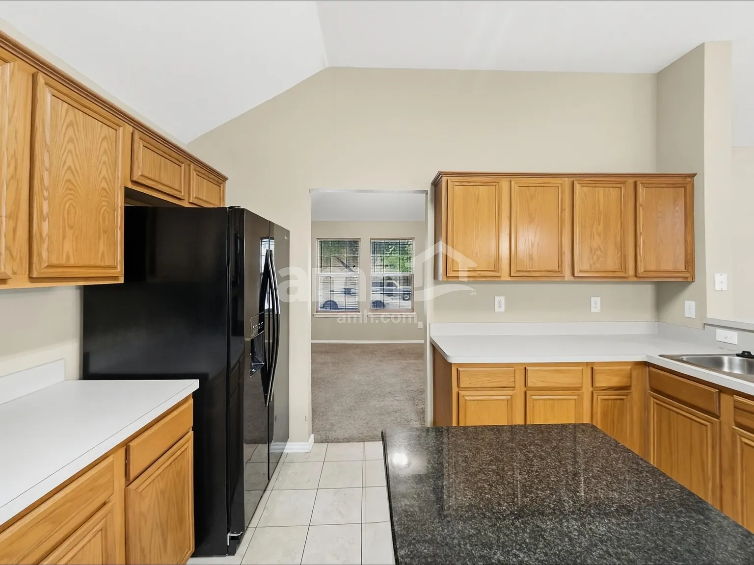 3 bed, 2.0 bath, 1687 sqft, $2,375 — Photo 3