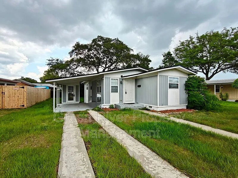 3 bed, 2.0 bath, 1042 sqft, $1,710 — Photo 2