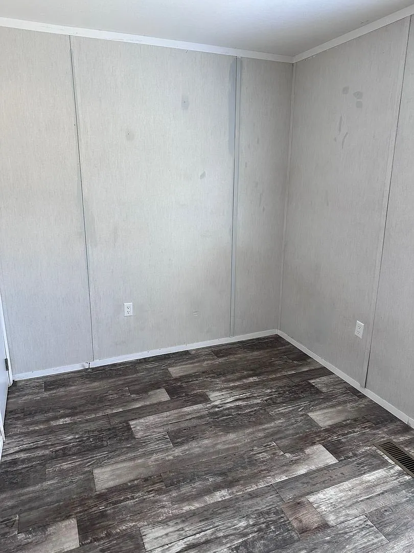 3-Bedroom/ 2-Bath Mobile Home — Photo 2