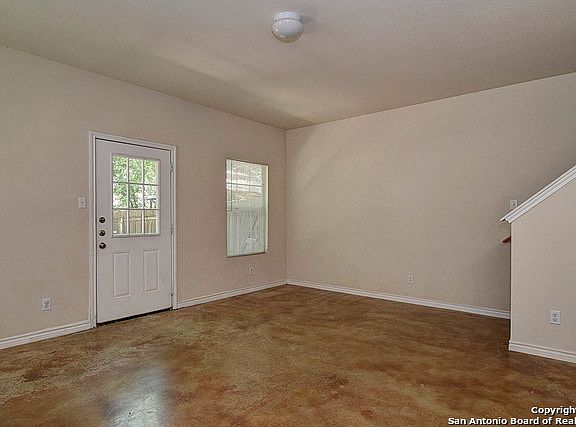 5th image of 7807 Kingsbury Wood Unit 1