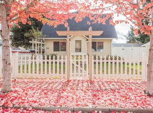 244 E Elmore St, Lebanon, OR 97355