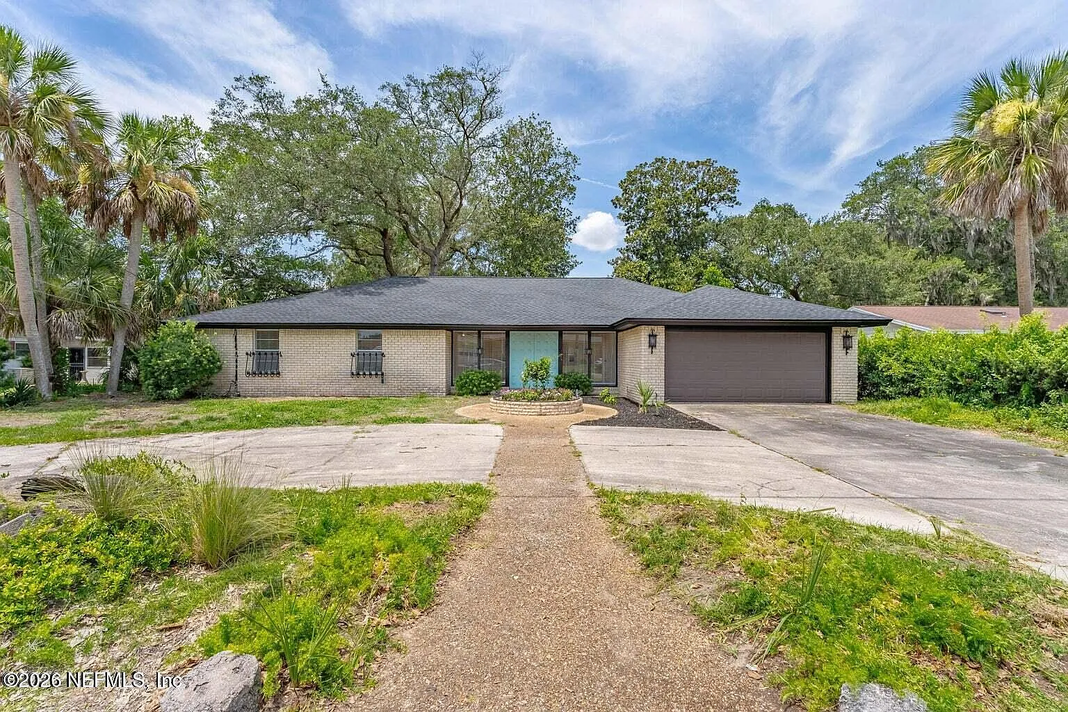3 bed, 2.5 bath, 2084 sqft, $2,375 — Photo 3