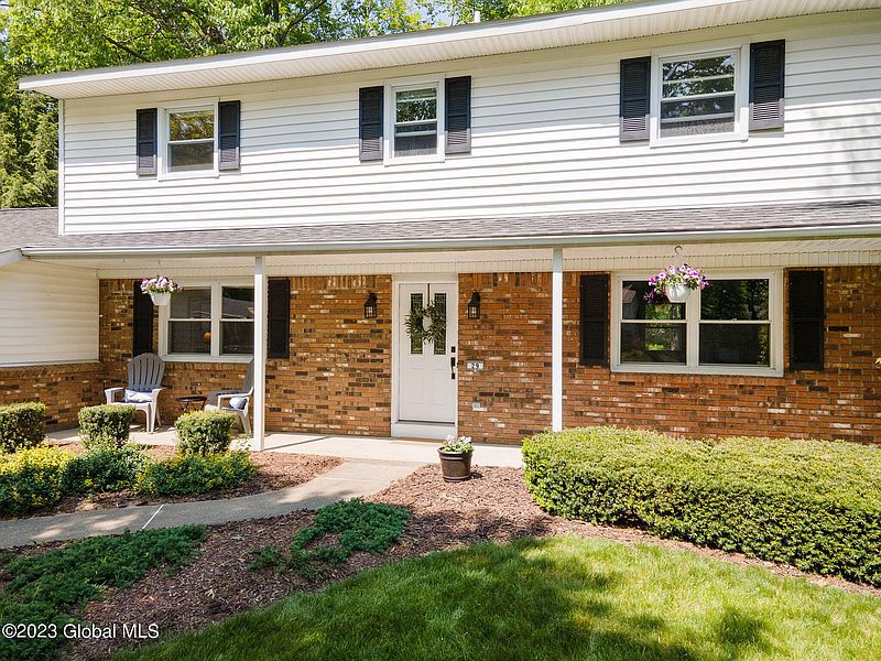 3rd image of 29 Brookline Drive
