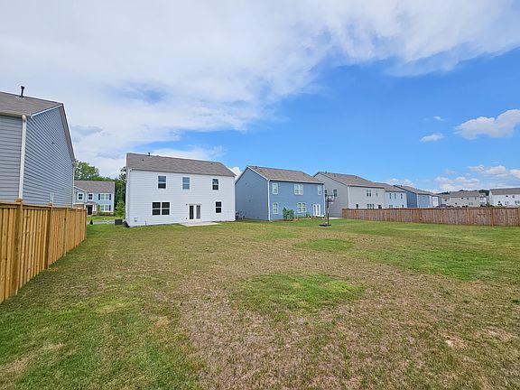 3rd image of 358 Highgrove Way