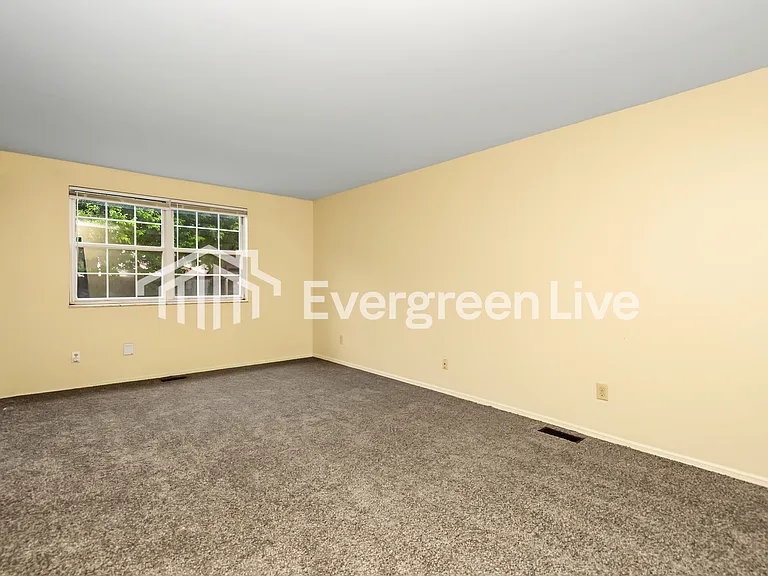 8441 Eagle Pass Dr — Photo 4