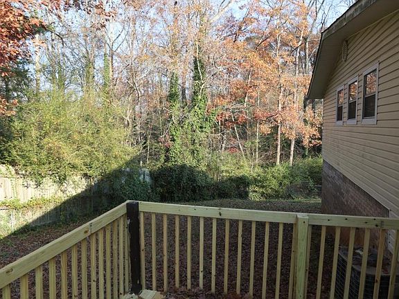 5th image of 3305 Stoney Dr