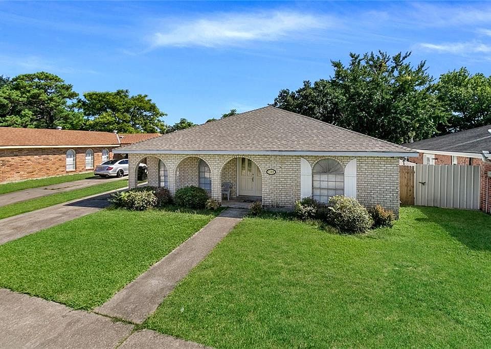 1st image of 7709 Woodbine Dr