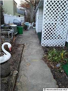 2nd image of 79 Delaware Ave