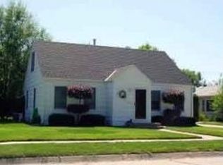 615 W 14th St, Cozad, NE 69130