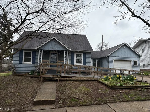 295 E Boxwood Ave, Akron, OH 44301