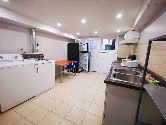 5th image of 75 Mintwood Dr