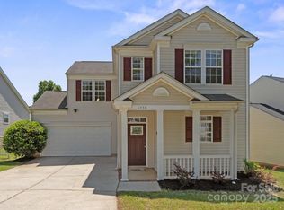 6135 Raisin Tree Ln, Charlotte, NC 28215