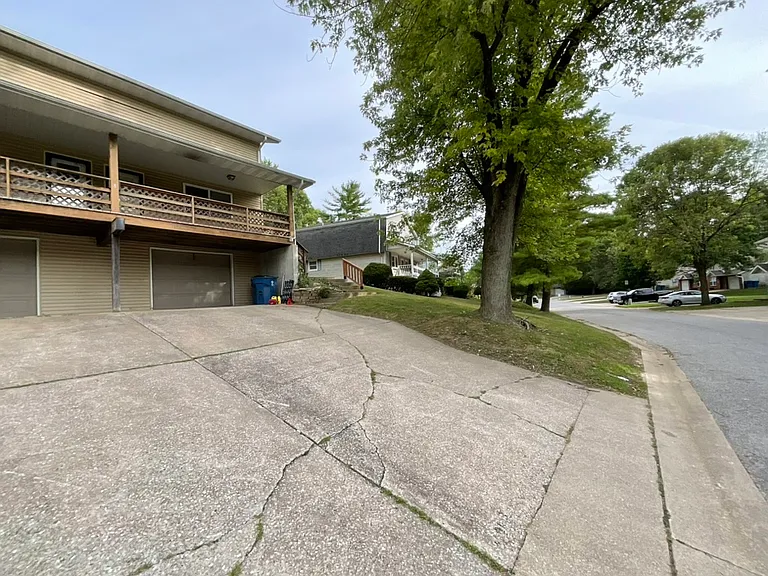 8 Holloway Dr #B — Photo 14