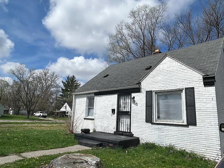 12715 E State Fair St — Photo 1