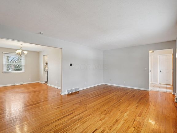 2nd image of 5644 Linworth Rd