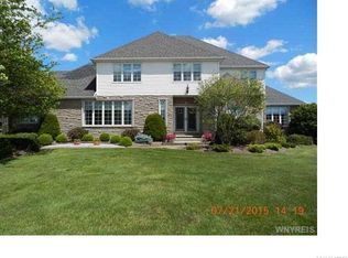 7275 Lakeview Ct, North Tonawanda, NY 14120