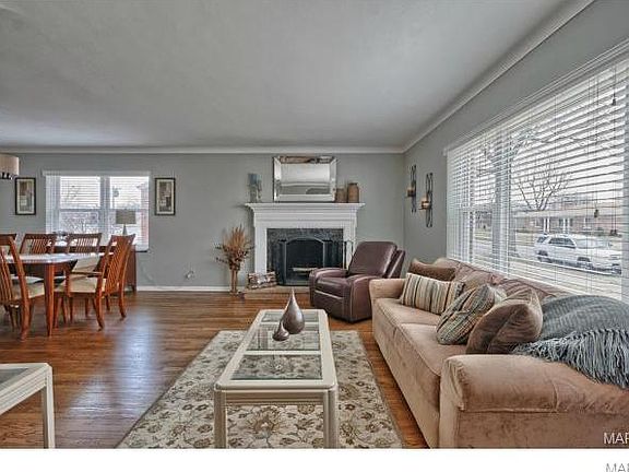 2nd image of 5557 Lindenwood Ave