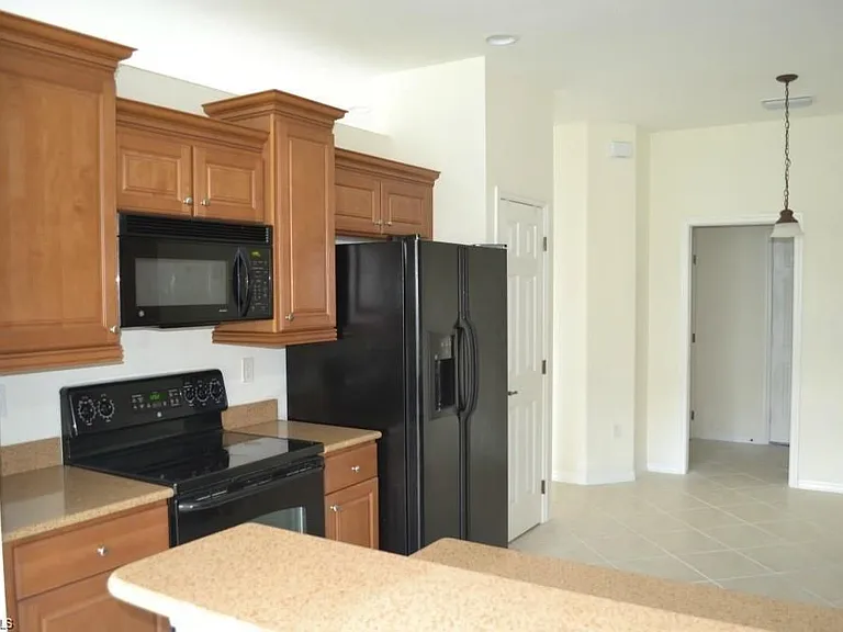 20561 Larino Loop #20561 — Photo 3