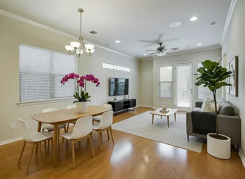 1115 Kinney Ave #13 Photo 1
