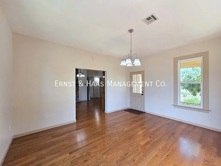 9497 Foster Rd — Photo 6