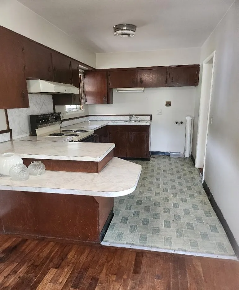 3 bed, 1.5 bath, 1392 sqft, $1,250 — Photo 2