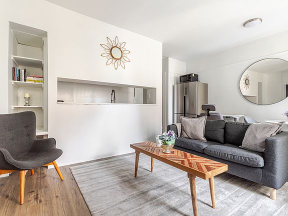 5th image of 177 Waverly Pl APT 3R