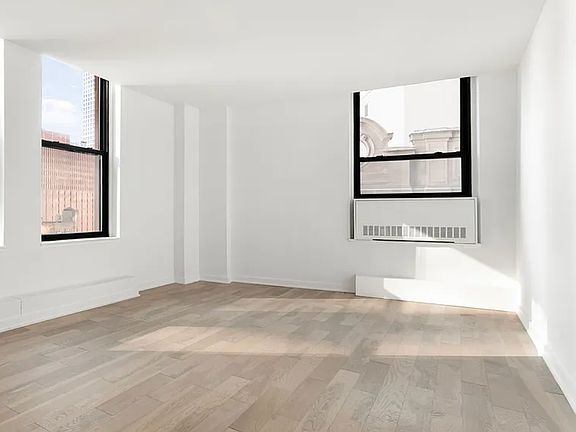 3rd image of 3 Hanover Sq APT 11