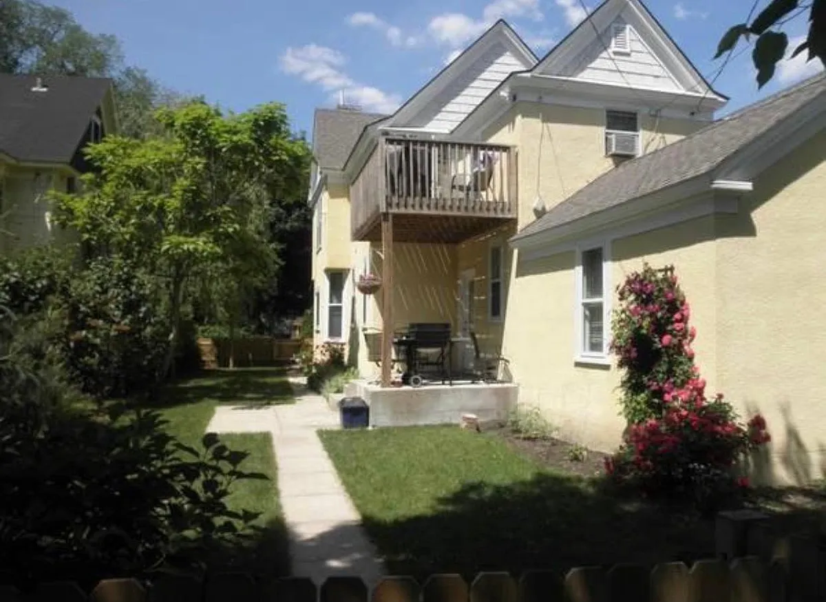 Building Photo - 3117 Harriet Ave #2