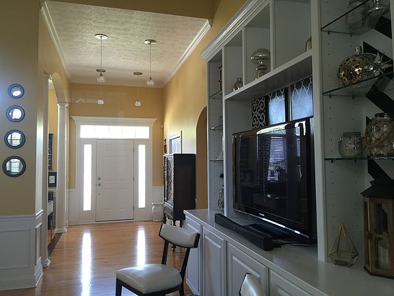 3rd image of 2215 Hunting Valley Ln