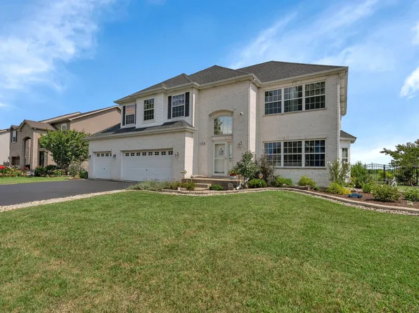 1128 Redwood Ln, Minooka, IL 60447