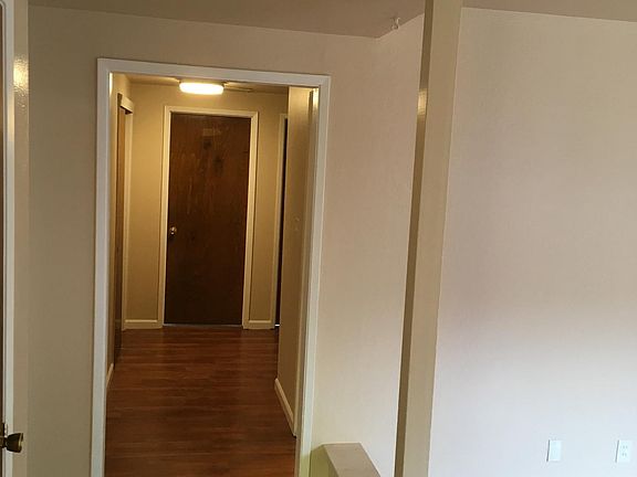 3rd image of 3860 Barker Dr APT 1