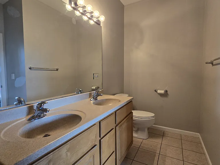 3147 W Augusta Blvd #1 — Photo 6