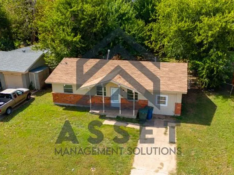 1617 Cynthia Dr — Photo 3