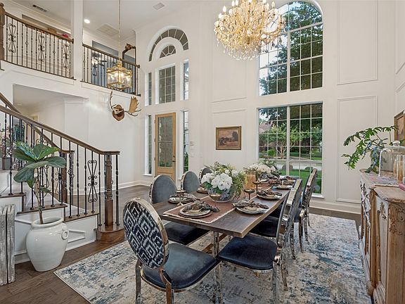 4th image of 6813 Columbine Way