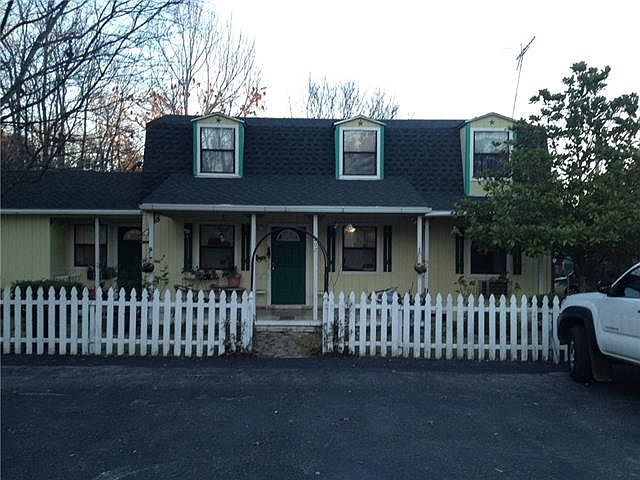 1st image of 202 Hereford St