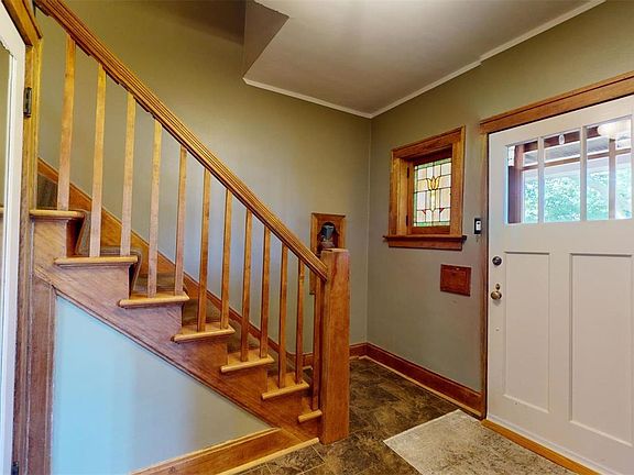 5th image of 3969 Bowen St