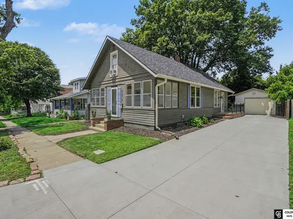 4818 Poppleton Ave, Omaha, NE 68106