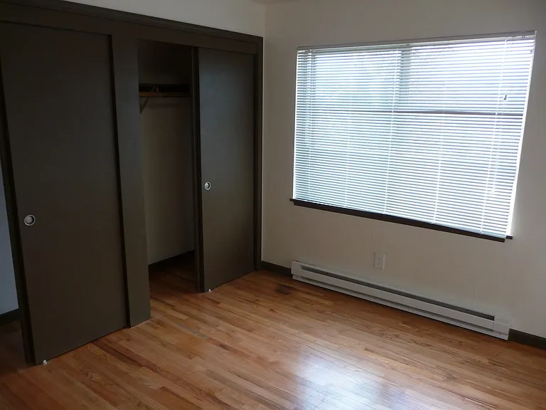 2350 Beacon Ave S — Photo 95