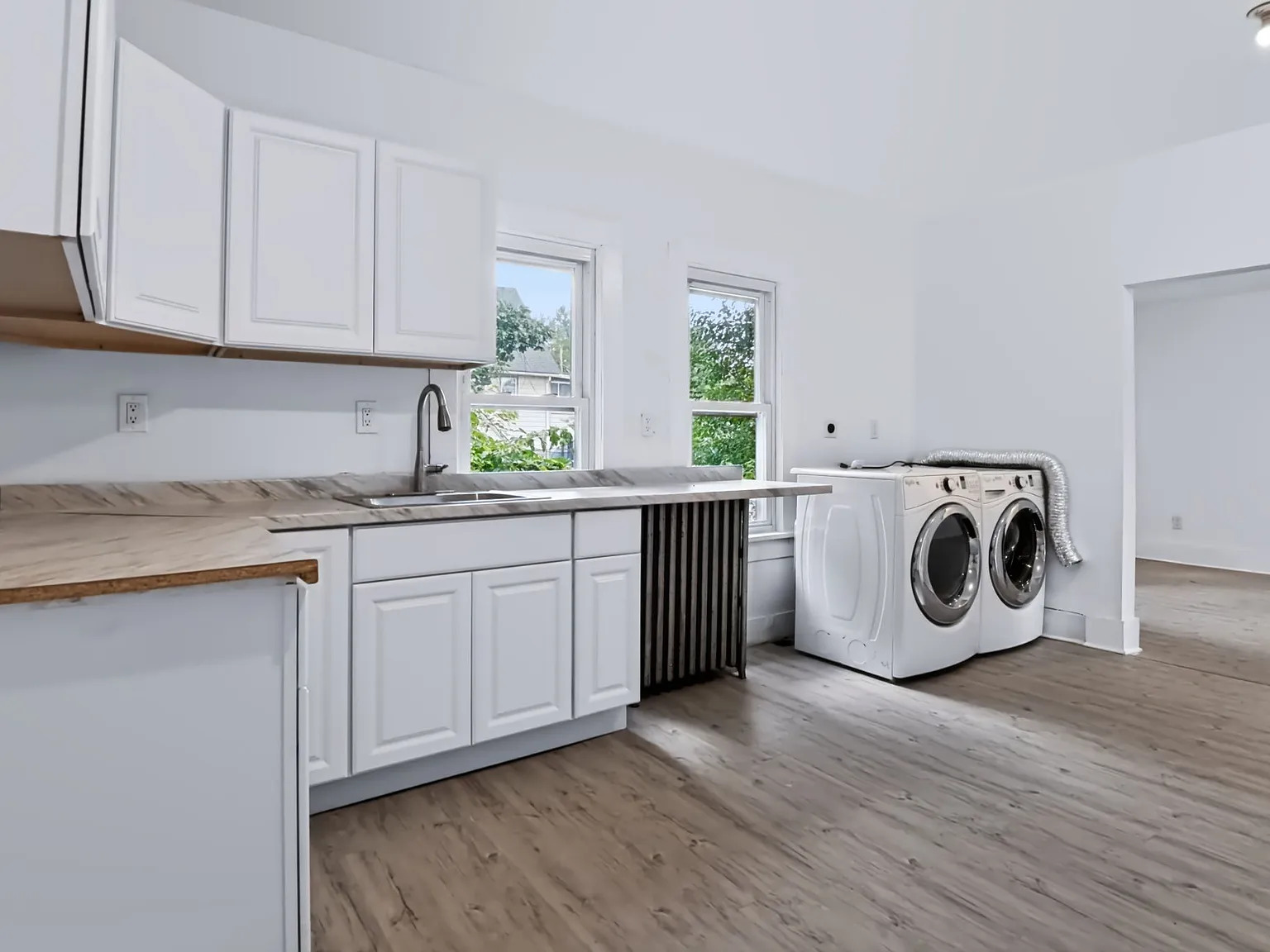 4 bed, 1370 sqft, $2,500 — Photo 4