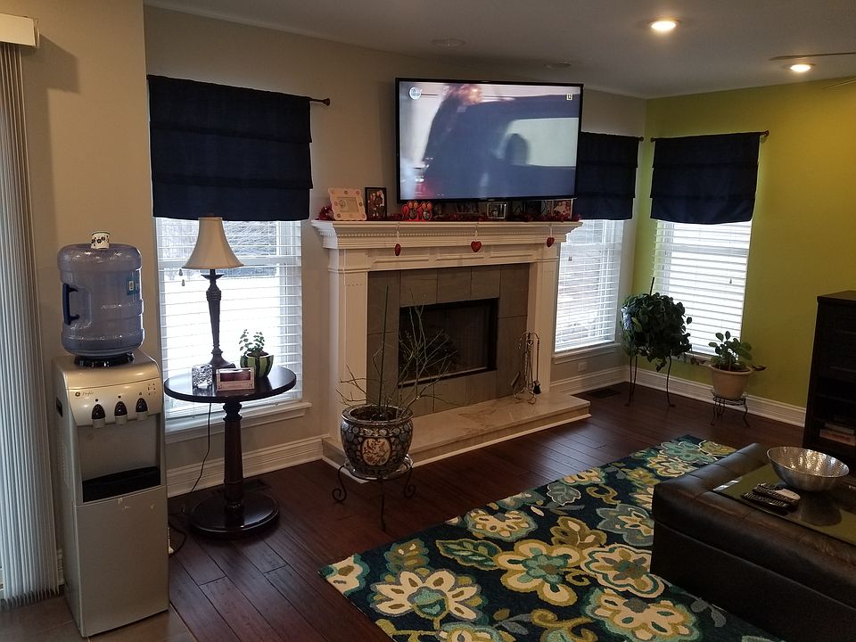 1st image of 556 E Thornwood Dr