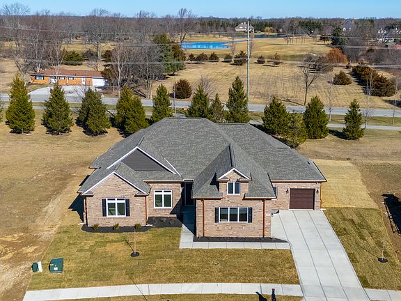 3rd image of 4248 Stone Lake Dr